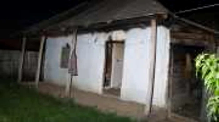 Casa din Ştefăneşti in care a fost gasita fara viata, cu leziuni la cap, femeia de 77 ani