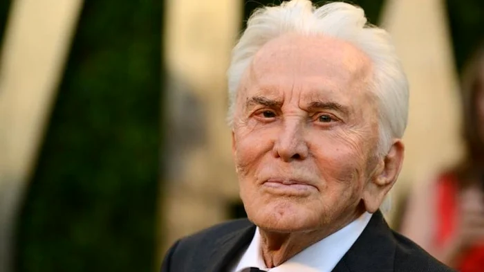 Kirk Douglas, aproape de centenar. Foto arhivă