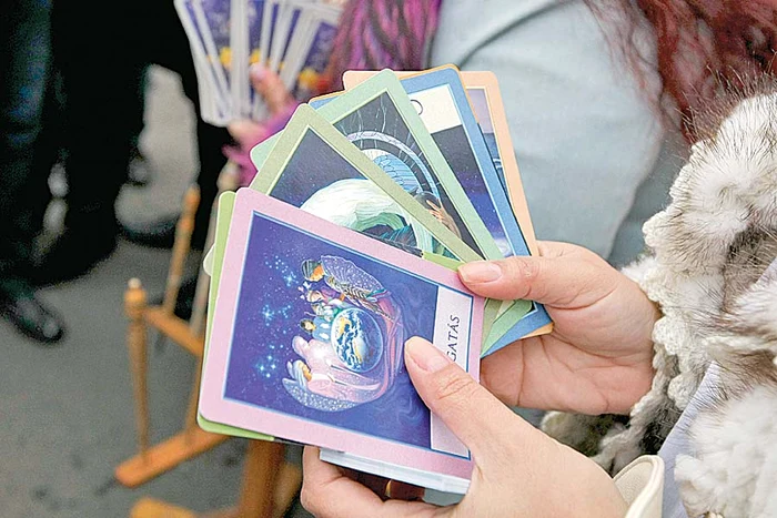 Verigheta şi inelul de aur găsite pe jos