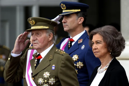 Regele Juan Carlos al Spaniei cu Regele Felipe și Regina Sofia. FOTO: Profimedia