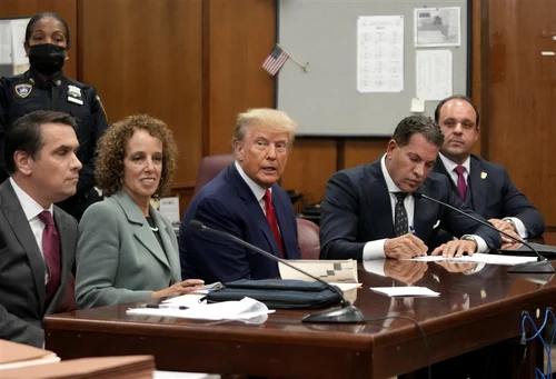 Donald Trump pus sub acuzare. Foto: EPA EFE 3 jpg