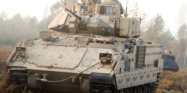 Vehicul de lupta Bradley FOTO Shutterstock jpg