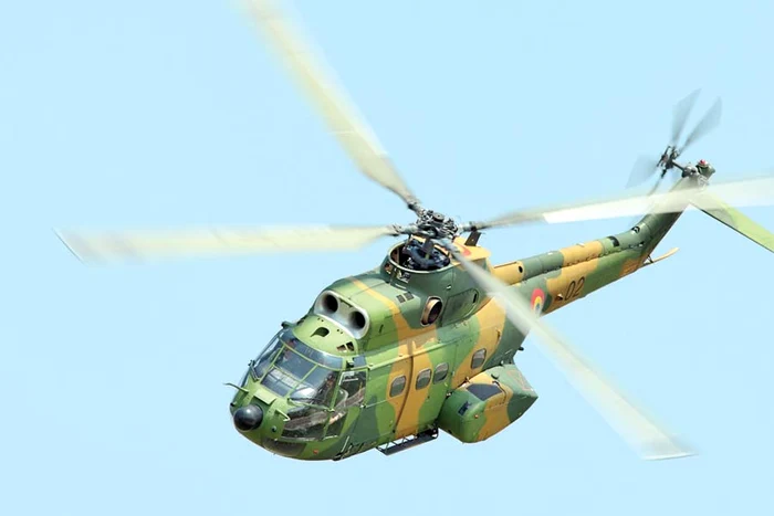 
    Elicopterele Puma ale  Forţelor Aeriene Române  vor face deliciul publicului Foto Codruţ Bratoşin  