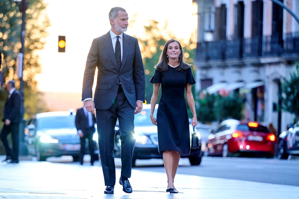 Regele Felipe și Regina Letizia la înmormântarea vărului primar