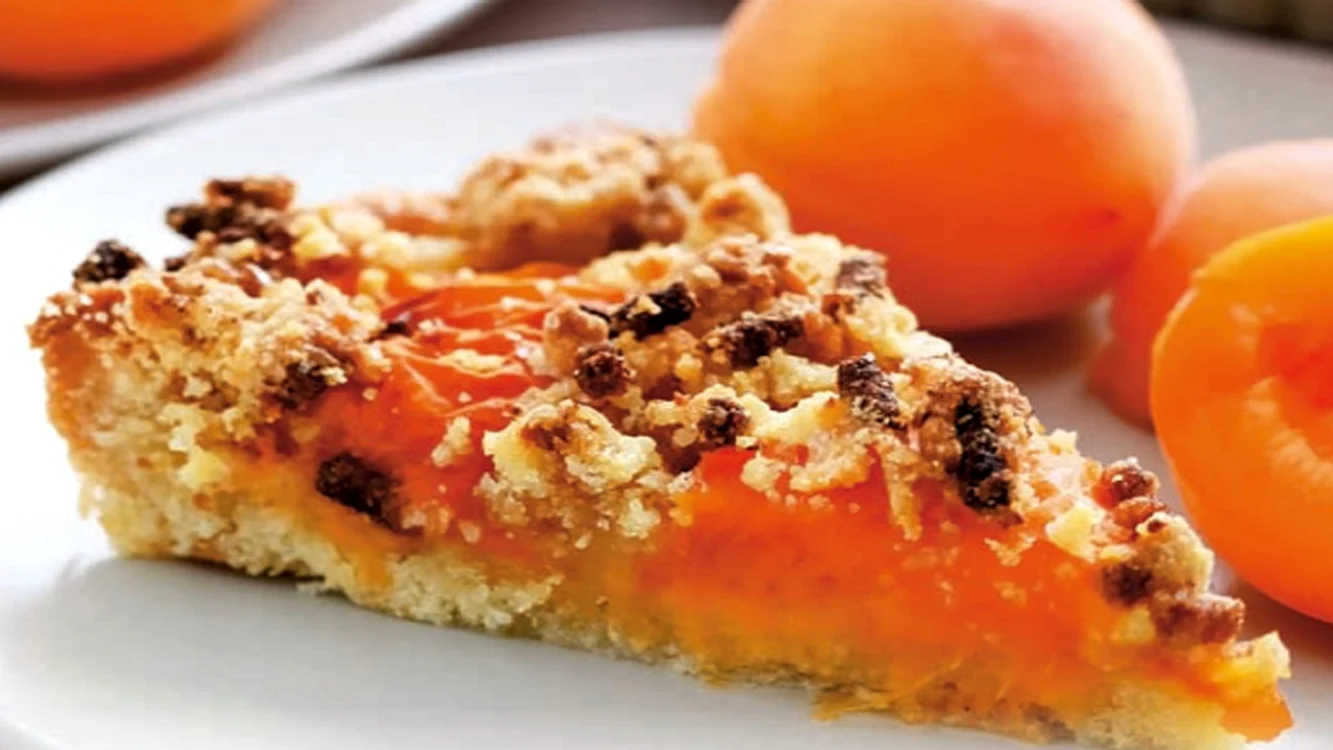 crumble cu caise jpg
