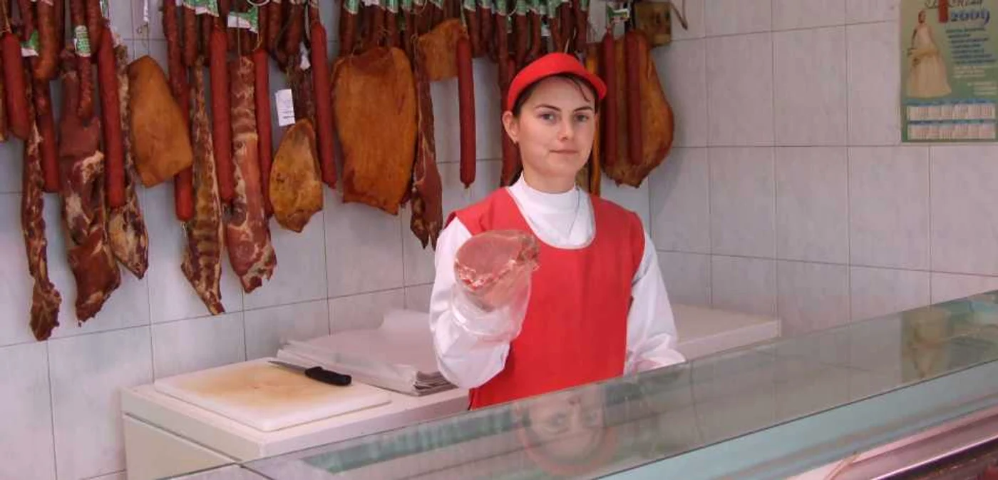 Cotletul fără os se vinde la 21.80 lei la Zolihuşi