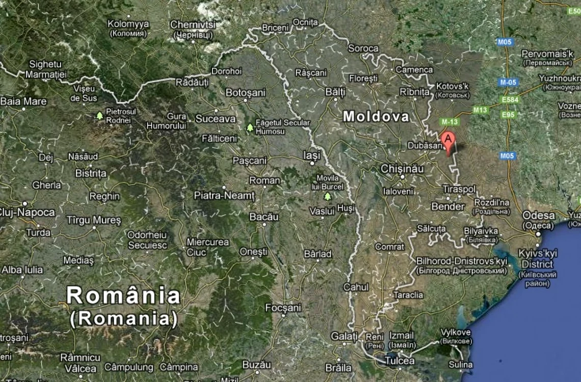 Oficialităţile din Tiraspol - oraş încremenit în proiectul sovietic, semnalat cu roşu, pe harta de mai sus - ignoră, mai mult sau mai puţin voit, un actor geopolitic care nu va lăsa să se repete, în Transnistria, povestea conflictului armat din vara anului 2008, din Osetia de Sud. Aici fiind vorba de SUA.