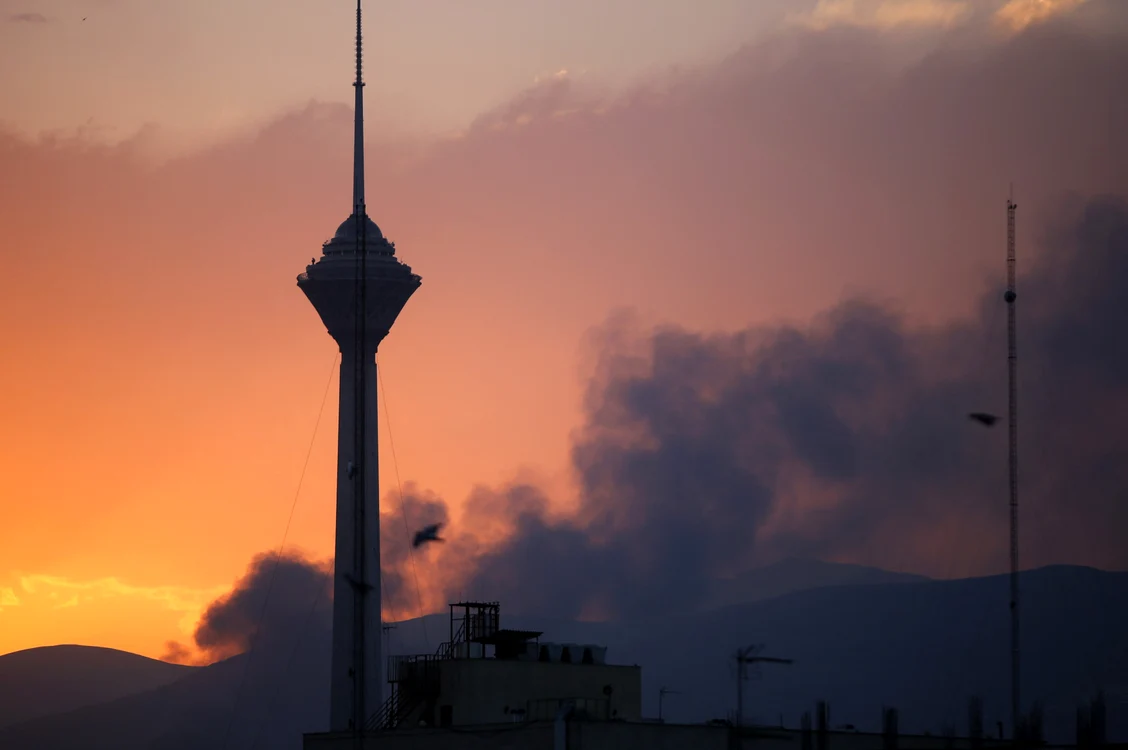 Israelul a bombardat televiziunea publică din Teheran FOTO Profimedia