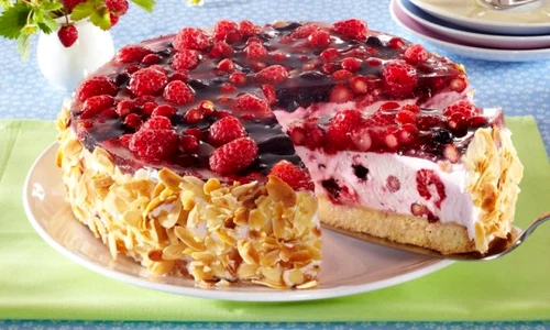 tort cu fructe de padure 580x400 0 jpeg