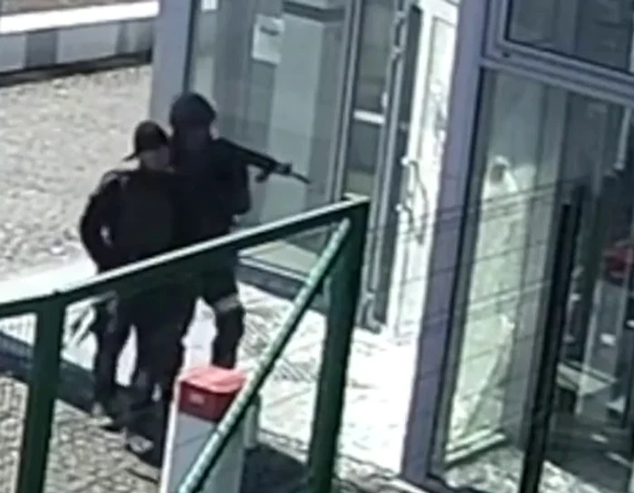 Soldații ruși au împușcat în spate doi civili ucraineni. Sursa: captură Instagram