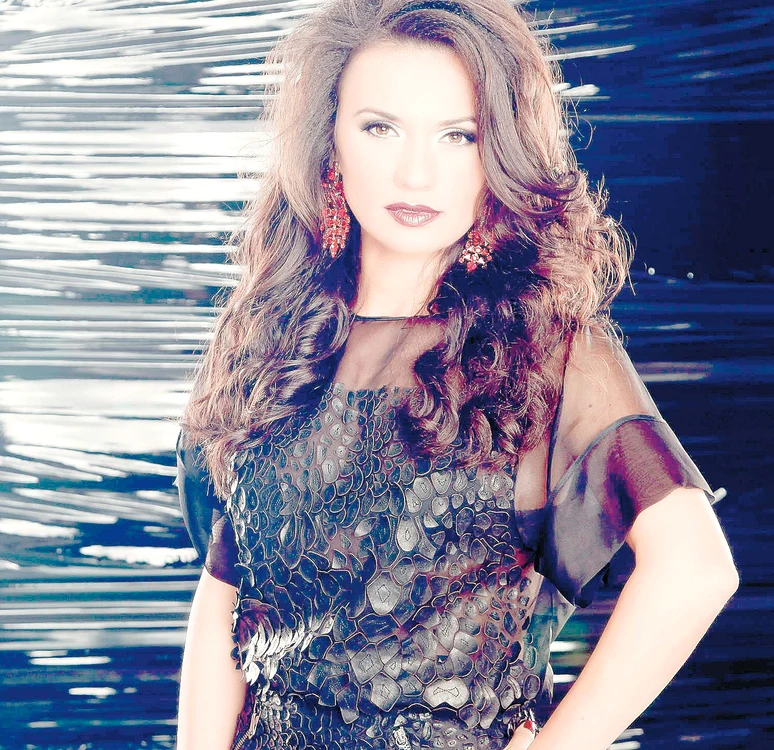 Mirela e designer