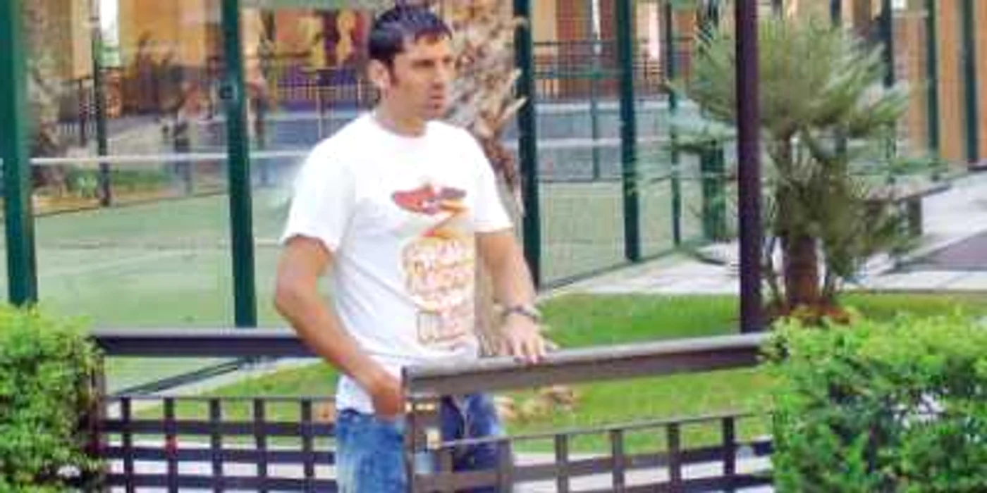 Dănciulescu locuieşte într-un cartier rezidenţial, al cărui proprietar este patronul echipei din Alicante