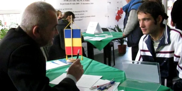 Cei care îşi caută un loc de muncă au de unde alege