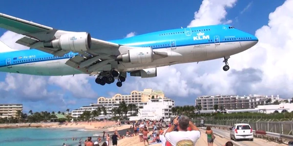 aterizare la sint maarten