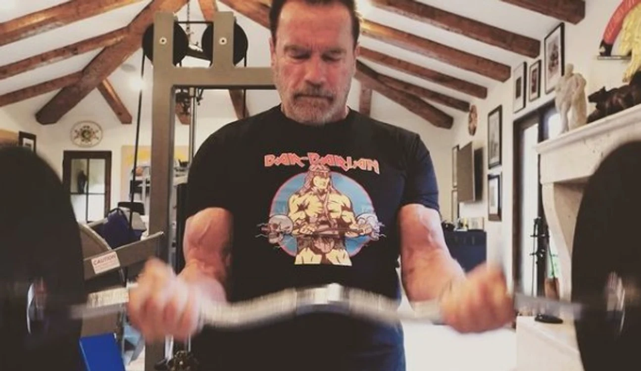 
    Actorul de 74 de ani  merge la aceeaşi  sală ca fiul său Fotografii: Instagram  
