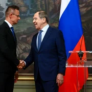 Peter Szijjarto si Serghei Lavrov FOTO EPA-EFE