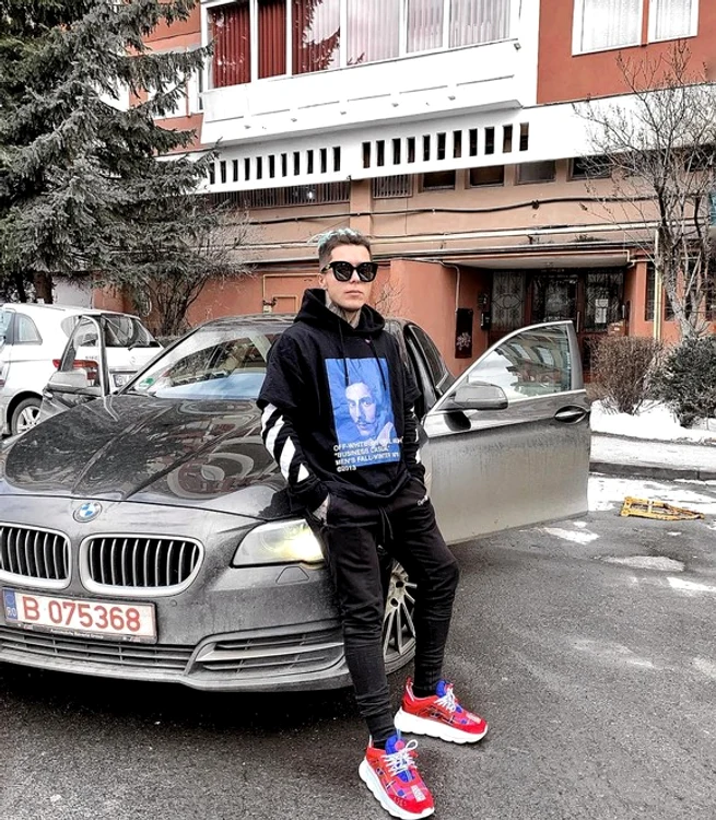 Lino Golden i-a ales o iubită pe măsurăFoto Instagram