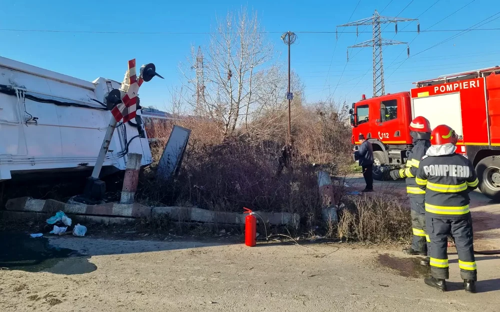 Multe accidente au loc la trecerile de nivel cu calea ferată FOTO dambovitapress.ro