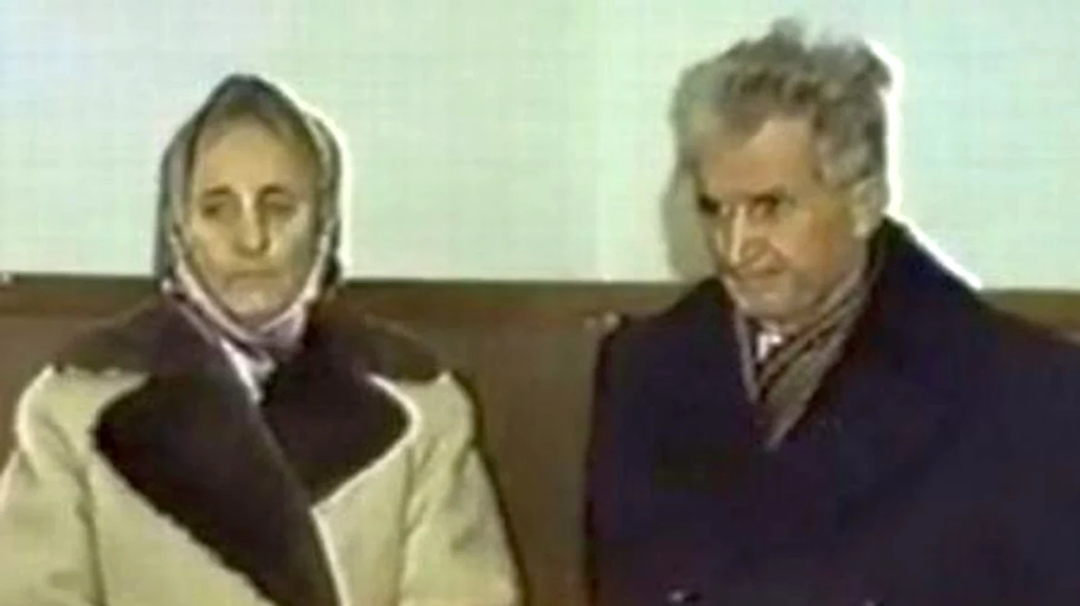 Calendar 25 decembrie: 1989 Nicolae și Elena Ceaușescu au fost condamnați la moarte și au fost executați în aceeași zi, la Târgoviște jpeg