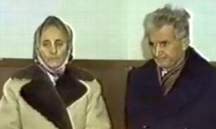 Calendar 25 decembrie: 1989   Nicolae și Elena Ceaușescu au fost condamnați la moarte și au fost executați în aceeași zi, la Târgoviște jpeg