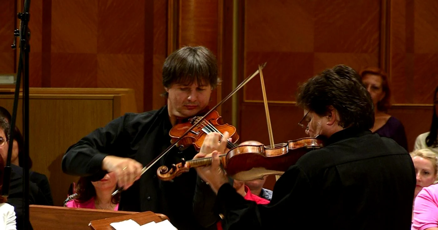 Cei doi violonişti, Gabriel Croitoru şi Liviu Prunaru FOTO: Virgil Oprina