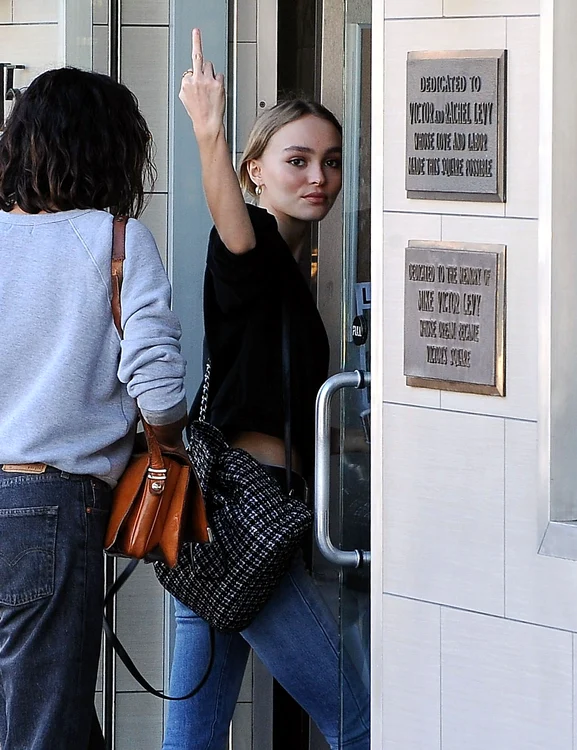 Exclusive Lily Rose Depp Out For Lunch With Friends jpeg