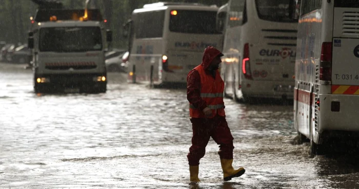 36 de judeţe din ţară, sub cod galben de ploi abundente. FOTO Mediafax