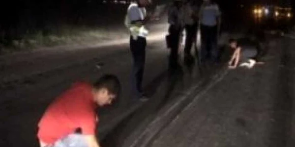 Un şofer a intrat cu maşina în refugiul tramvaiului 34 în apropiere de Baba Novac
