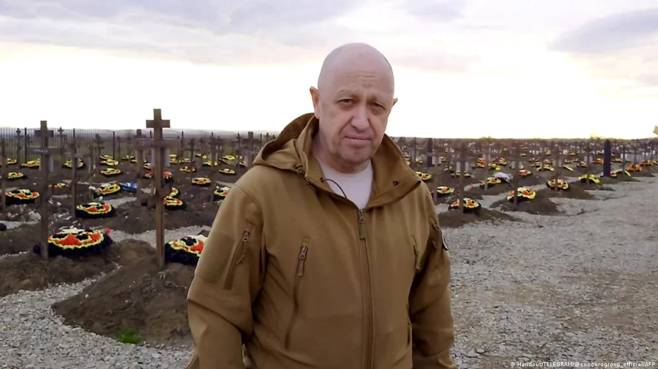 Evgheni Prigojin, în aprilie 2023, într-un cimitir din regiunea Krasnodar din sudul Rusiei