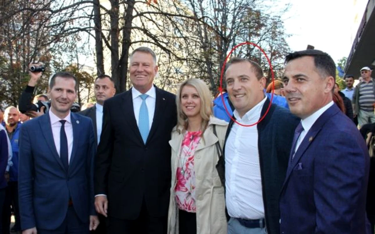 Ionuţ Lăţcan, a doilea din dreapta FOTO: Facebook Ion Ştefan