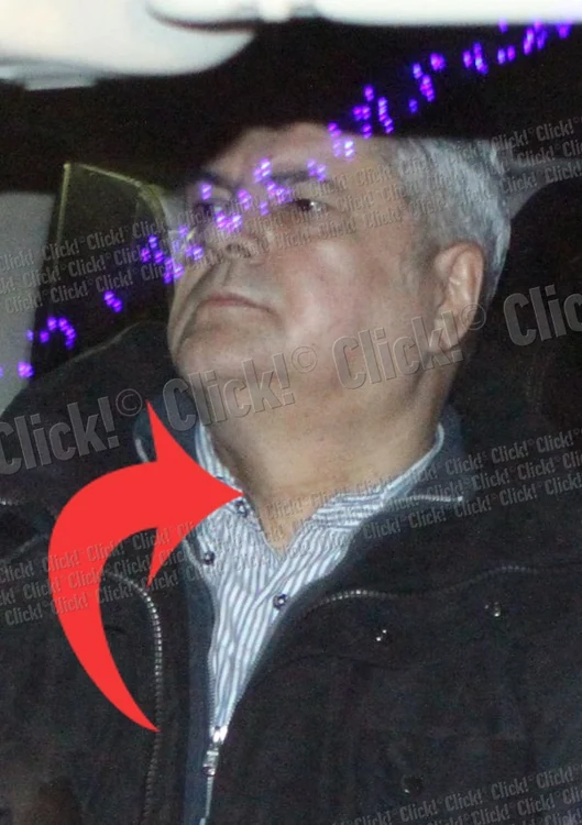
    Adrian Năstase s-a predat luni seară la Secţia 2 Poliţie pentru a fi încarcerat (Foto: Pappics)  