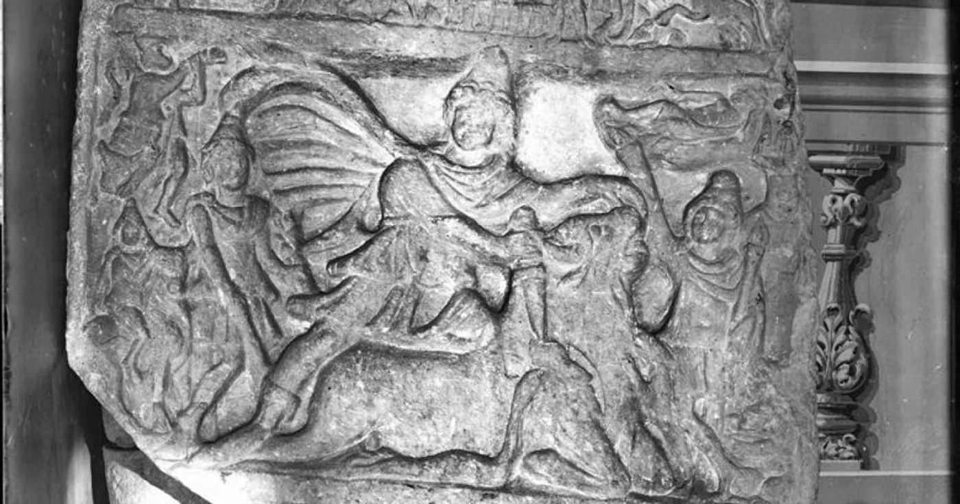 zeu mithras alba