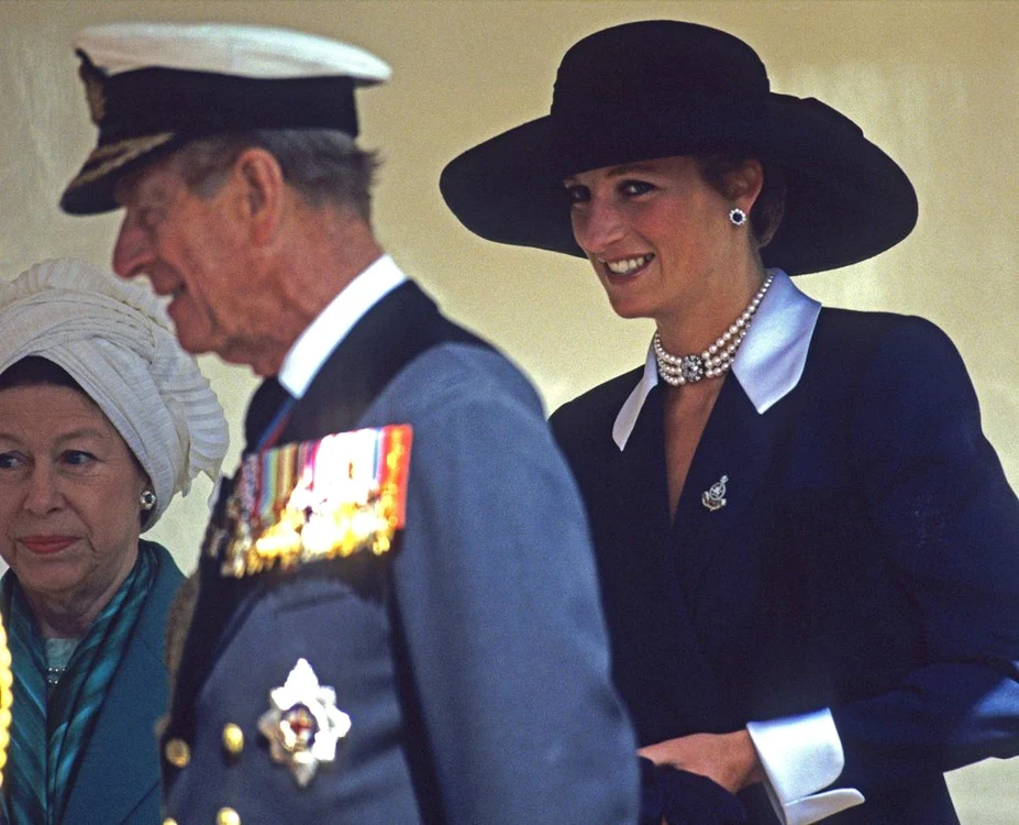 
    Prinţesa Diana şi Philip  