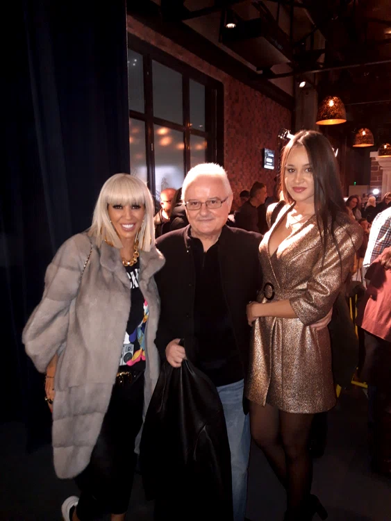 Raluca Bădulescu alături de Irinel Columbeanu şi iubita acestuia 