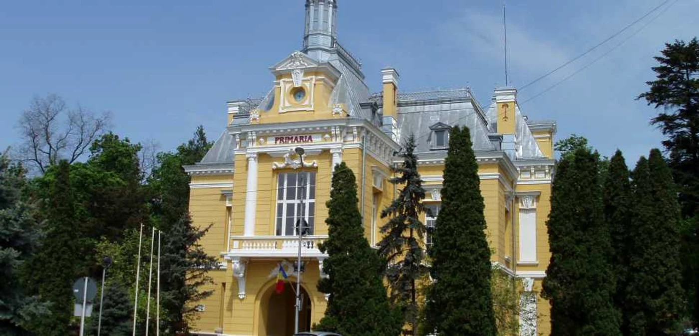 Din 25 de posturi vacante la Primăria Botoşani,  doar opt au fost ocupate 