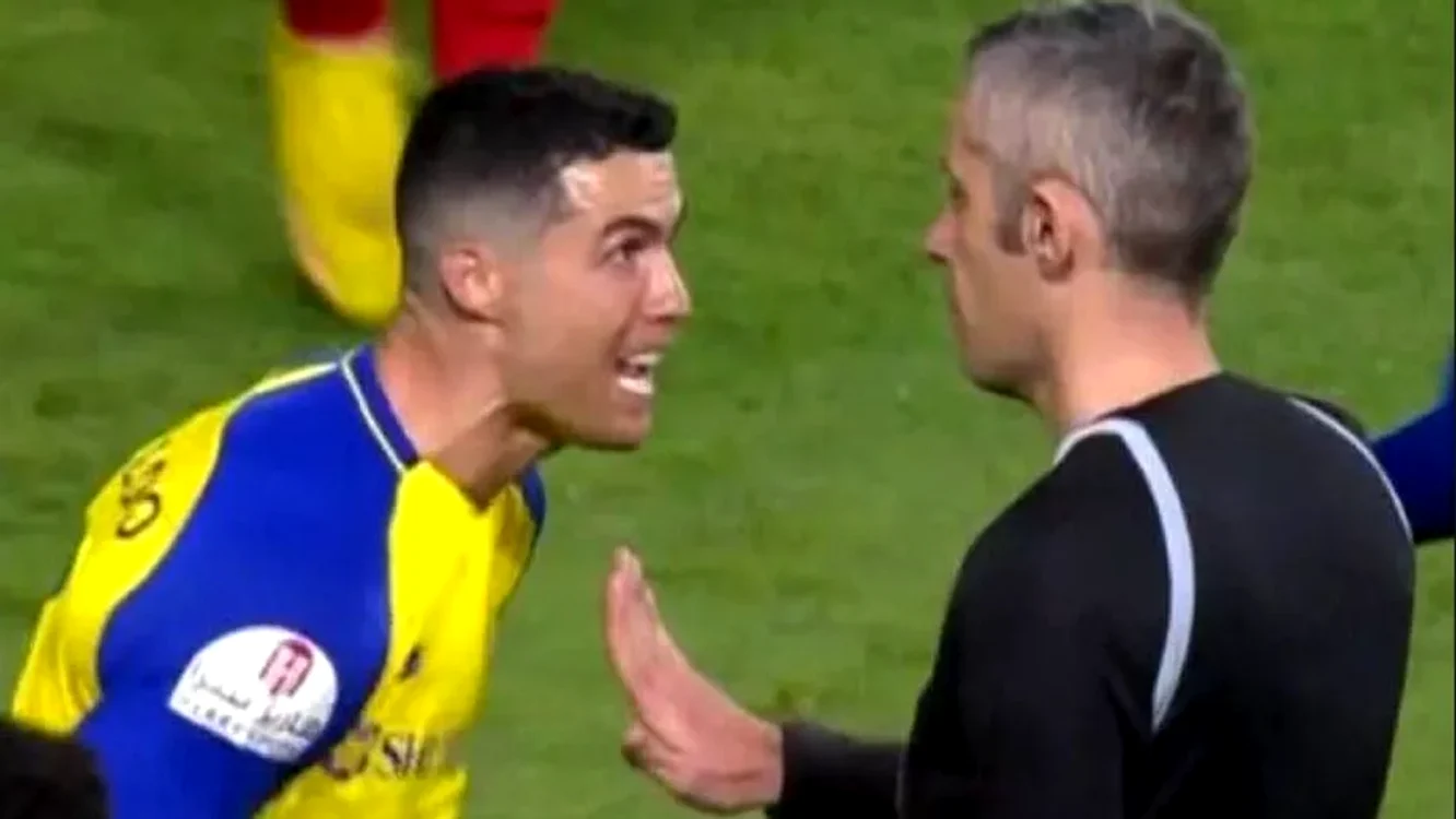 Radu Petrescu l-a arbitrat săptămâna trecută pe Cristiano Ronaldo. Captură TV 