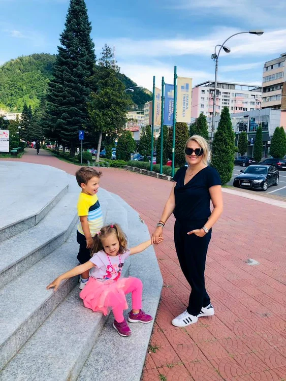 10 mirela vaida vacanta cu copiii in moldova natala targu frumos 13 jpg jpeg