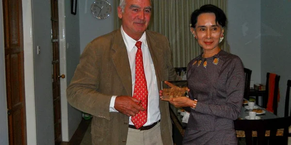 nicolae ratiu si Aung San Suu Kyi in 2012