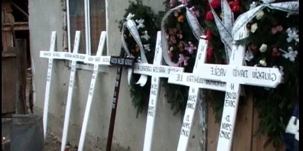 Cei şase copii şi femeia care au murit intoxicaţi