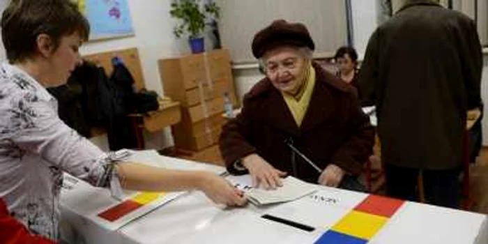 Până la ora 10.00, Asociaţia Pro Democraţia (APD) a înregistrat peste 200 de sesizări    FOTO: AFP