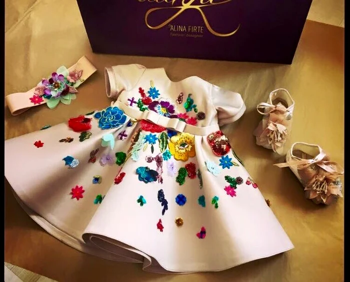 Andra a ales o ținută superbă pentru fetița ei