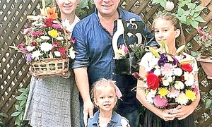 Este topit după fetele  lui, Eva (14 ani), Sofia  (4 ani) şi Rita (10 ani) jpeg