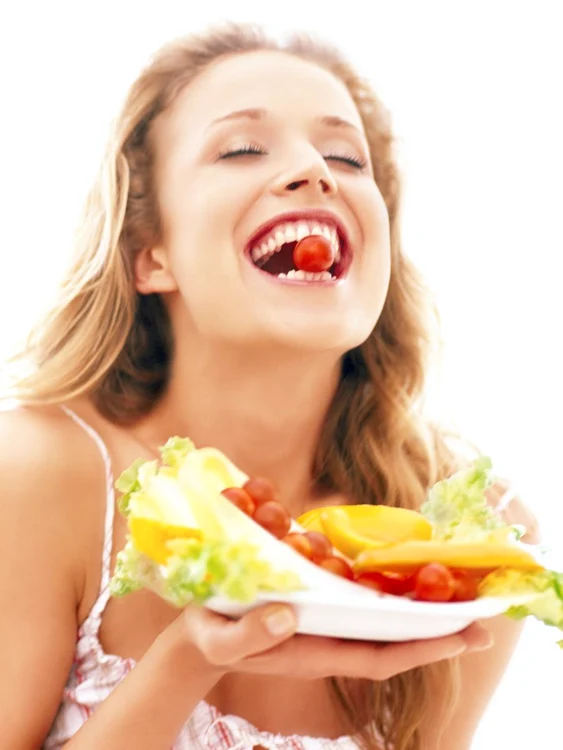 
    Dacă vrei să încerci lucruri noi, adaugă în salată avocado sau fructe proaspete  