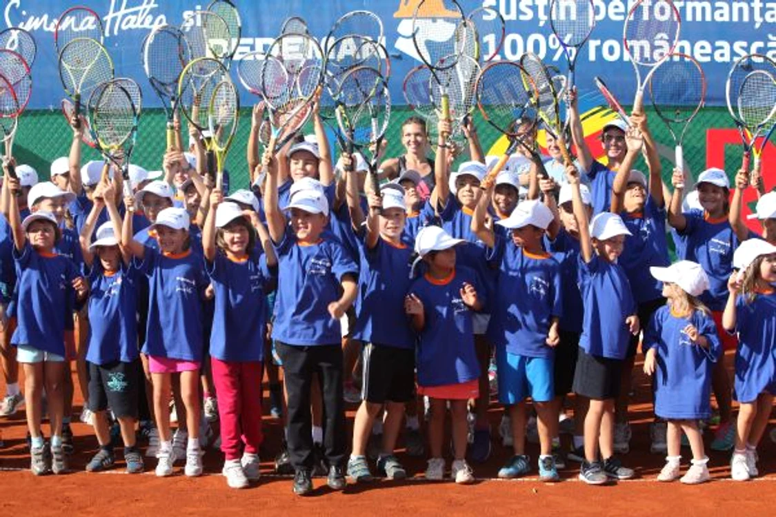 Simona Halep a jucat tenis cu copiiiFOTO: Sever Gheorghe