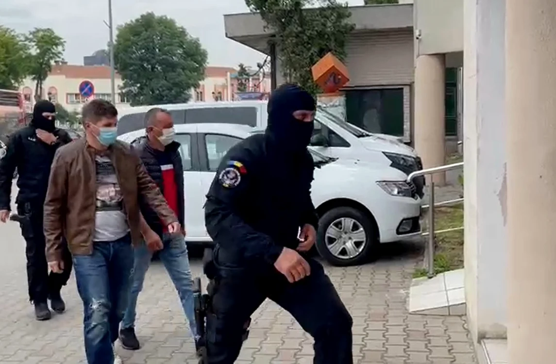 Şase persoane au fost ridicate pentru audieri