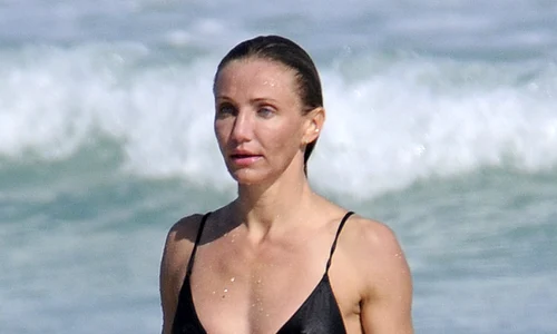 Și Cameron Diaz s a  pensionat și preferă  să se răsfețe de câte  ori poate la plajă jpeg