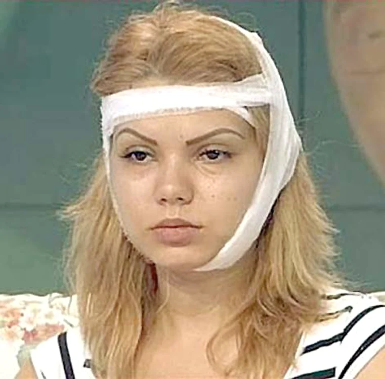 Narcisa i-a spart  casa şi a bătut-o miercurea trecută