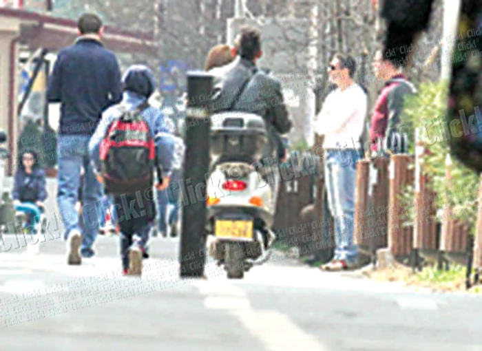 El “defilează” mândru de motorul lui