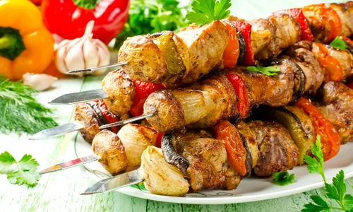 Frigarui cu carne de porc Sursa foto shutterstock 404728846 jpg