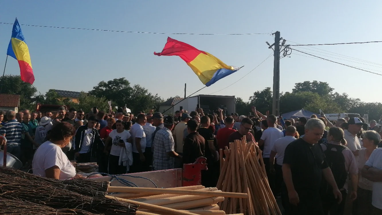 Vizita lui Călin Georgescu a scos din rutina obișnuită târgul oltean FOTO: Alina Mitran